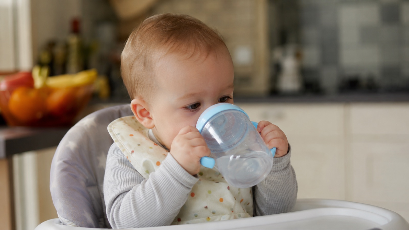 Wanneer mag een baby water drinken?